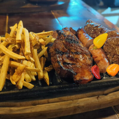 Grilled Meat board for two at terapia a la llama food truck at palma central in tulum mexico - Tabla de carnes a la parrilla para dos en el camión de comida terapia a la llama en palma central en tulum, méxico