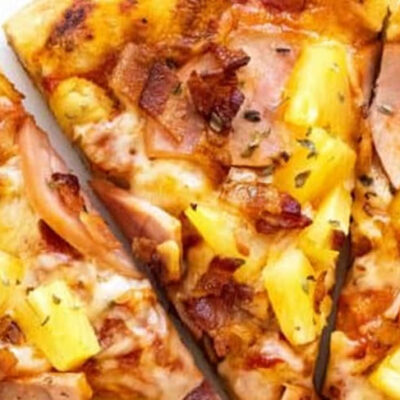 Hawaiian Pizza Focaccia Pizzeria Italiano food truck restaurant at Palma Central in Tulum Mexico