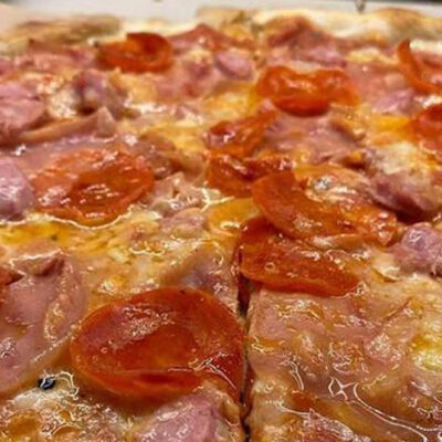 Maialino Pizza Focaccia Pizzeria Italiano food truck restaurant at Palma Central in Tulum Mexico