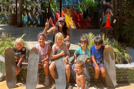 Friday Night - Viernes Noches Familia Family night at Palma Central